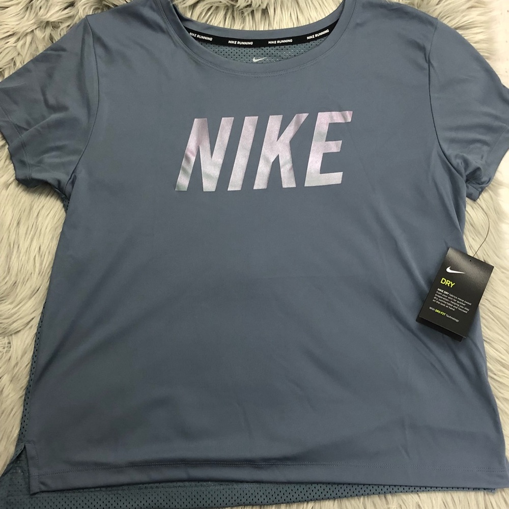 Nike short-sleeve shirt Dri-Fit Shirt.